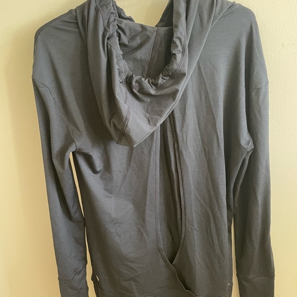 Zella yoga top with open back - Picture 7 of 7